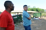 Líder do bairro mostrou ao vereador os problemas ligados a infraestrutura do bairro. 