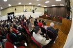 Título de "Cidadã Piracicabana" foi entregue na noite desta terça-feira, no salão nobre da Câmara