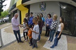 O presidente Gilmar Rotta recebe alunos da Apaspi