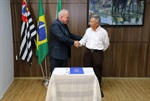 Posse do vereador Gilmar Tanno (PV) aconteceu na sala de reuniões da Presidência