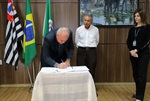 Posse do vereador Gilmar Tanno (PV) aconteceu na sala de reuniões da Presidência