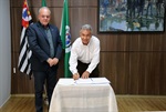 Posse do vereador Gilmar Tanno (PV) aconteceu na sala de reuniões da Presidência