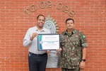 Entrega da moção de aplausos e do quadro alusivo a ela aconteceu na tarde desta quarta-feira (4)