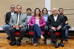 Ao fundo, da esquerda para a direita: Ary Jones, Marcelo Piffer, Rebeca Paroli, Vitor Prates. Em primeiro plano da esquerda para a direita: Alexandre Neder, Lilian Geraldini e Evaldo Vicente