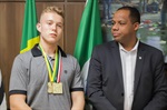 Atleta de kung fu é homenageado na Câmara