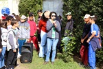 Autoridades, escolares e comunidade se integram em plantio na Itaiçaba