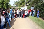 Autoridades, escolares e comunidade se integram em plantio na Itaiçaba