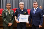 Homenagens a oficiais marcaram a celebração do Dia do Exército