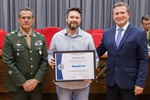 Homenagens a oficiais marcaram a celebração do Dia do Exército