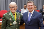 Homenagens a oficiais marcaram a celebração do Dia do Exército