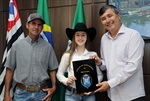 Gabriela Assarice Nalin recebeu moção de aplausos; o autor da propositura foi o vereador Pedro Kawai (PSDB)