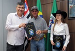 Gabriela Assarice Nalin recebeu moção de aplausos; o autor da propositura foi o vereador Pedro Kawai (PSDB)