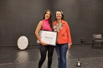 Atriz Vânia Lima foi homenageada por sua trajetória artística; entrega da honraria aconteceu no Sesc Piracicaba