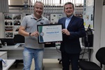 Assessor de assuntos governamentais e institucionais da Caterpillar, Sérgio Regonha, recebeu a homenagem