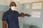Vereador visitou a Unidade após ser procurado por moradores do bairro, que reclamam da falta de internet e copos descartáveis