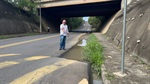 Vereador faz vistoria do entorno do viaduto da Hermínio Petrin
