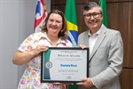 Daniele Ricci foi homenageada na noite desta quinta-feira (13) pelo vereador Pedro Kawai