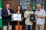 Moção de aplausos foi entregue nesta segunda-feira