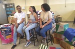 Da esquerda para direita os alunos: Éverton da Silva Lira, Thawane Moreira Silva Santos e Alexya de Souza Nascimento  