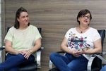 Daniela Caroba e Cássia Tonin Del Tio, do Banco de Alimentos, participando no primeiro bloco