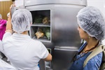 Carnes e hortifrútis são entregues uma vez por semanas às escolas estaduais