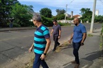 Vereador e secretário verificaram obras na manhã desta sexta-feira (17)
