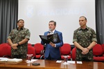 Dia do Exército Brasileiro é celebrado com homenagens na Câmara