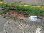 Moradores pedem operação tapa buracos no Jardim Nova Iguaçu