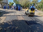 Operação tapa-buracos na rua Carlos Bartholomeu de Arruda