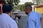 Vereador reivindica melhorias viárias na rua Clara Nunes, no Alvorada