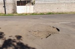 Vereador Pedro Kawai pede operação tapa-buracos na rua Frederico Krahenbuhl, no bairro Castelinho