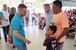 Entrega de uniformes às escolas municipais ocorreu neste sábado (12)