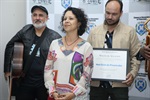 Homenagem aconteceu na noite desta segunda-feira (14)