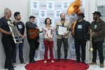 Homenagem aconteceu na noite desta segunda-feira (14)