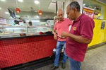 Pedidos de comerciantes do Mercado Municipal são levados ao Semae
