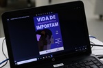 Durante a reunião foram exibidos os cartazes produzidos pelos alunos do curso de design gráfico do Senac Piracicaba