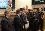 Trevisan Jr. homenageia o GOE, da Polícia Civil