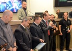 Trevisan Jr. homenageia o GOE, da Polícia Civil