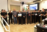 Trevisan Jr. homenageia o GOE, da Polícia Civil