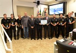 Trevisan Jr. homenageia o GOE, da Polícia Civil