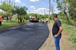 Vereador acompanha recapeamento asfáltico em ruas do bairro Alvorada