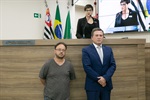 Entrega da moção aconteceu na noite desta segunda-feira (9), na 76ª Reunião Ordinária