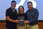 André Luis de Souza Junior e Cristiane Medeiro de Souza receberam homenagem nesta sexta-feira (13)