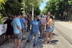 Vereador Pedro Kawai com moradores do bairro Nova Suiça