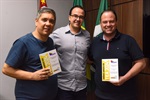  Idealizador do Projeto Samuel visita a Câmara e defende autistas