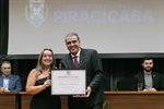 Dedicação dos profissionais da enfermagem foi lembrada durante a solenidade