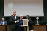 Dedicação dos profissionais da enfermagem foi lembrada durante a solenidade