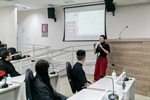 Os alunos foram recepcionados pelo vereador Cássio Luiz Barbosa, e tiveram a oportunidade de conhecer o Legislativo e simular a deliberação de um projeto de lei 