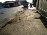 O asfalto na rua Corcovado, próximo à rua Ricardo Melotto, antes da solicitação feita por Moschini