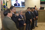 Moschini, Nicolela, Capitão Gomes, Zampieri, João Manoel e Gustavo durante a entrega da moção
